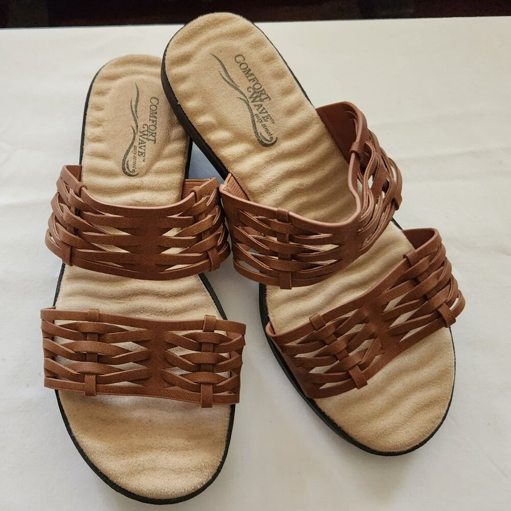 Comfort Wave by Easy Street sandals sz 6W light brown tan EUC